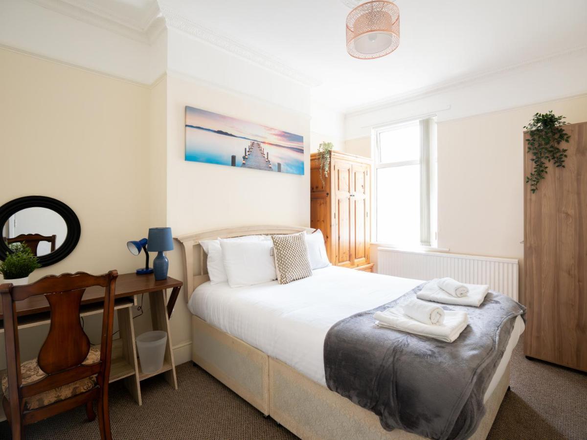 4 Bed Rooms 5 Double Beds Holidays House Near Train Station Plymouth Exterior foto