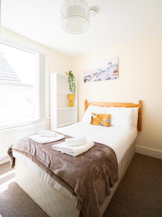 4 Bed Rooms 5 Double Beds Holidays House Near Train Station Plymouth Exterior foto